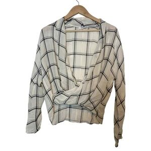 Aritzia Babaton Beau 100% Silk Blouse